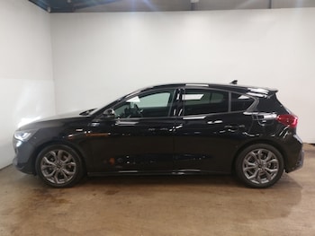 Used Ford Focus 2023 for sale - 76120907: Photo 4