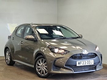 Used Toyota Yaris 2023 for sale - 79086738: Photo