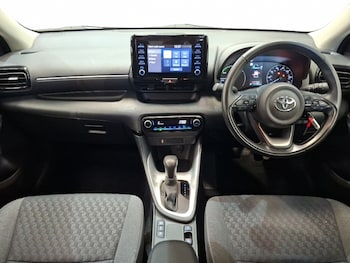 Used Toyota Yaris 2023 for sale - 79086738: Photo