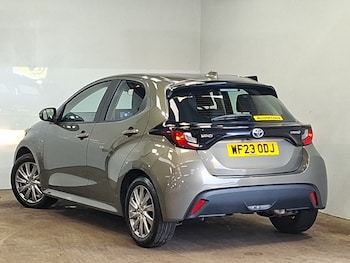 Used Toyota Yaris 2023 for sale - 79086738: Photo