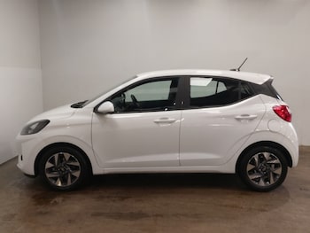 Used Hyundai i10 2024 for sale - 76493532: Photo