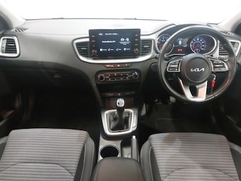 Used Kia Ceed 2021 for sale - 77536600: Photo