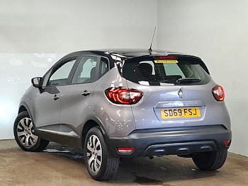 Used Renault Captur 2019 for sale - 79360846: Photo