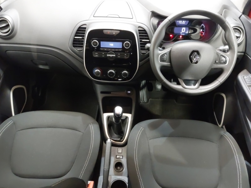 Used Renault Captur 2018 for sale - 76779564: Photo 2