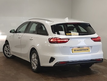 Used Kia Ceed 2023 for sale - 77531075: Photo