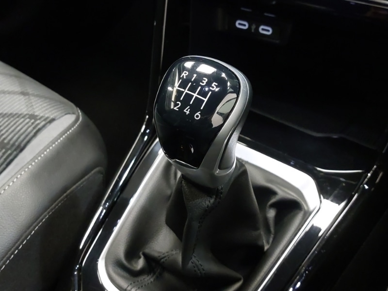 Used Volkswagen T-Roc 2023 for sale - 77531089: Photo 12