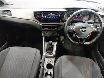 Used Volkswagen Polo 2019 for sale - 76275671: Photo 2