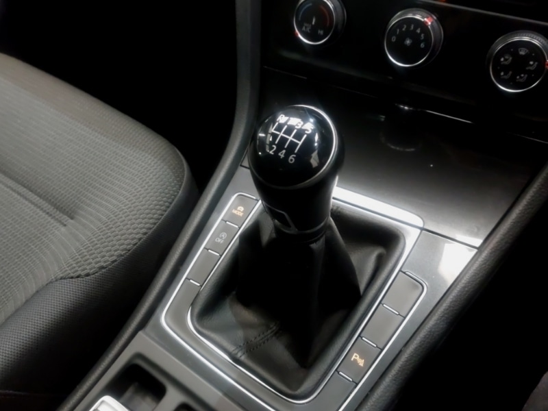 Used Volkswagen Golf 2019 for sale - 76478635: Photo 12