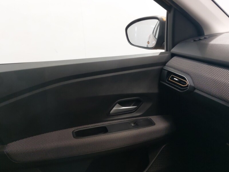 Used Dacia Sandero Stepway 2023 for sale - 77439443: Photo 16