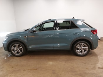 Used Volkswagen T-Roc 2025 for sale - 76970156: Photo