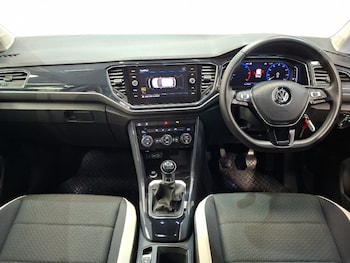 Used Volkswagen T-Roc 2018 for sale - 79433071: Photo