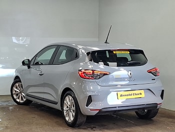 Used Renault Clio 2025 for sale - 79056495: Photo
