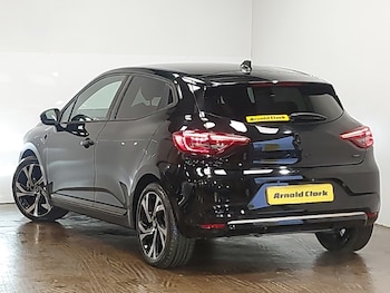 Used Renault Clio 2023 for sale - 77663827: Photo