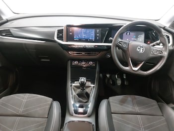 Used Vauxhall Grandland 2023 for sale - 76078794: Photo 2