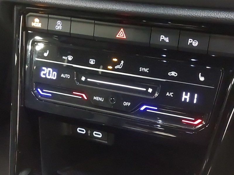 Used Volkswagen T-Roc 2023 for sale - 77922458: Photo 13