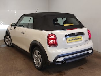 Used MINI Convertible 2021 for sale - 76906640: Photo