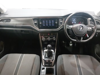 Used Volkswagen T-Roc 2019 for sale - 77623508: Photo