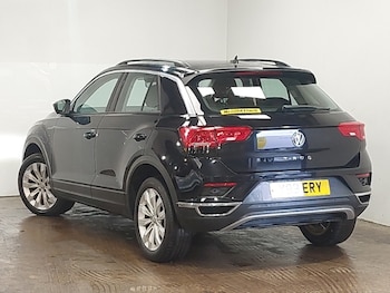 Used Volkswagen T-Roc 2019 for sale - 77623508: Photo