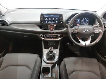 Used Hyundai i30 2017 for sale - 78766372: Photo