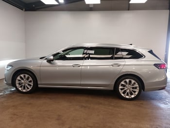 Used Skoda Superb 2024 for sale - 76533056: Photo