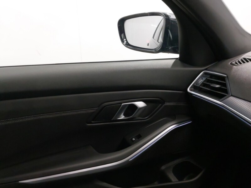 Used BMW 3 Series 2024 for sale - 77999942: Photo 16