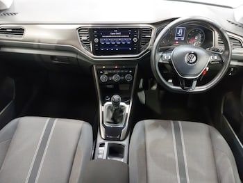 Used Volkswagen T-Roc 2018 for sale - 76238083: Photo 2