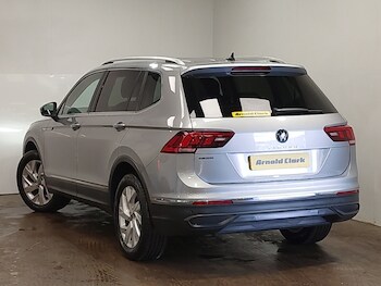 Used Volkswagen Tiguan Allspace 2023 for sale - 77947704: Photo