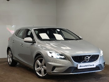 Used Volvo V40 2017 for sale - 79014442: Photo