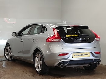 Used Volvo V40 2017 for sale - 79014442: Photo