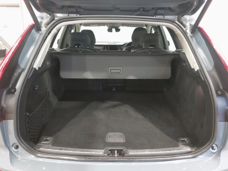 Used Volvo XC60 2023 for sale - 77495228: Photo 8