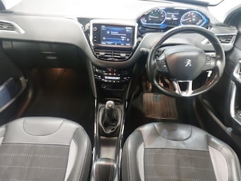 Used Peugeot 2008 2017 for sale - 78298156: Photo