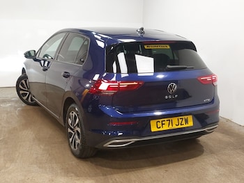 Used Volkswagen Golf 2021 for sale - 77114762: Photo