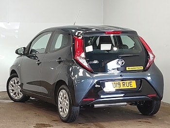 Used Toyota AYGO 2019 for sale - 78054732: Photo