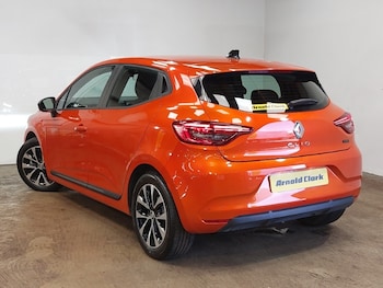 Used Renault Clio 2023 for sale - 79044287: Photo