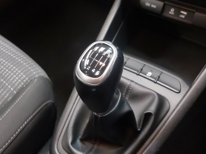 Used Kia Stonic 2018 for sale - 78164237: Photo 12