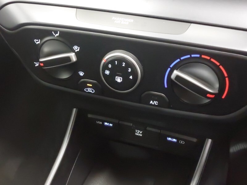 2021 Hyundai i20 1.0T GDi 48V MHD SE Connect 5dr Hatchback Petrol Manual - Picture 13 of 19