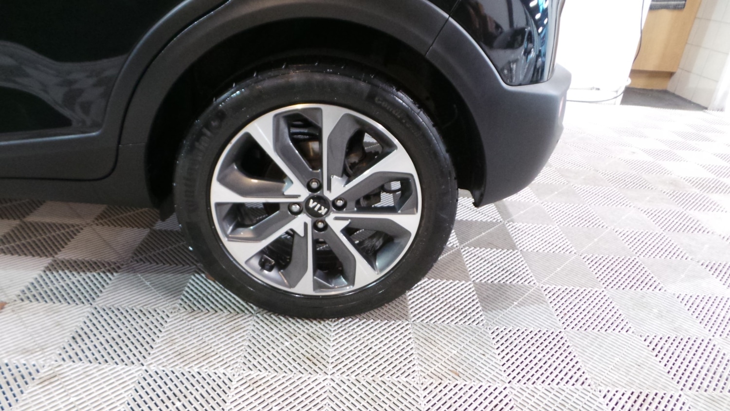 Used Kia Stonic 2018 for sale - 76412123: Photo 5