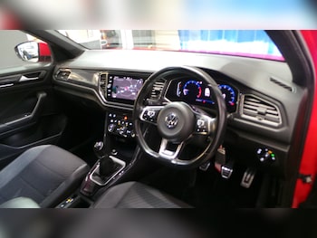 Used Volkswagen T-Roc 2019 for sale - 77519578: Photo