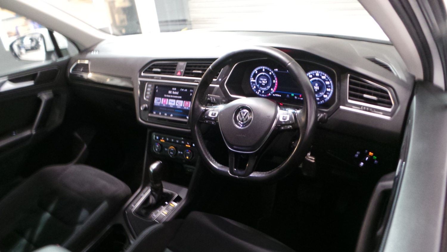 Used Volkswagen Tiguan 2016 for sale - 76706112: Photo 27