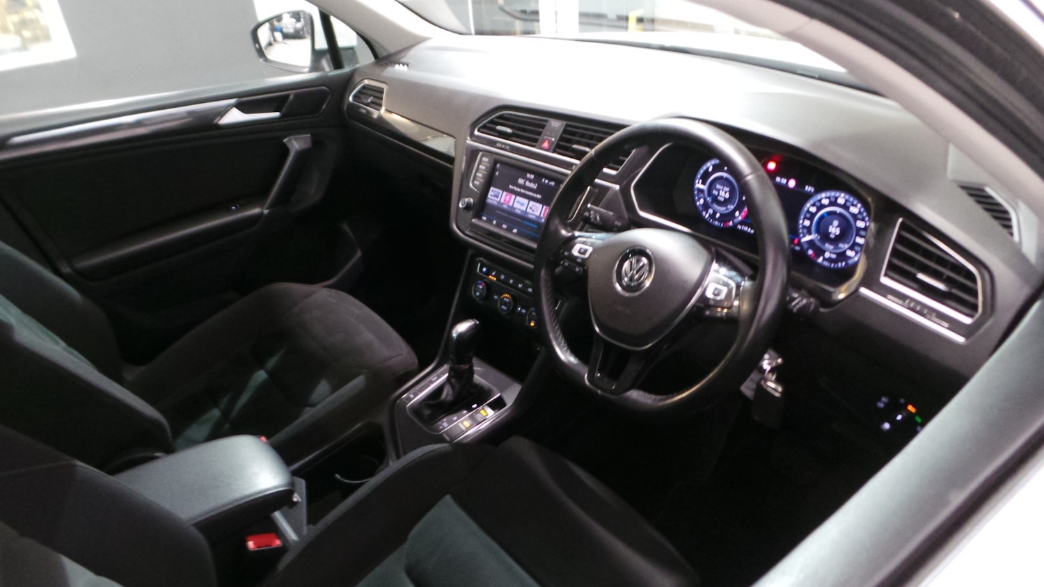 Used Volkswagen Tiguan 2016 for sale - 76706112: Photo 28