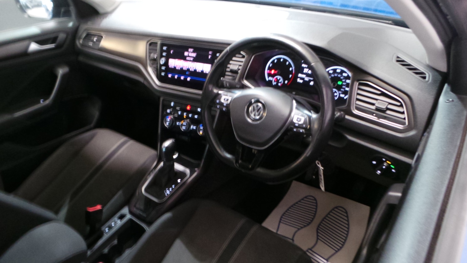 Used Volkswagen T-Roc 2018 for sale - 77148936: Photo 16