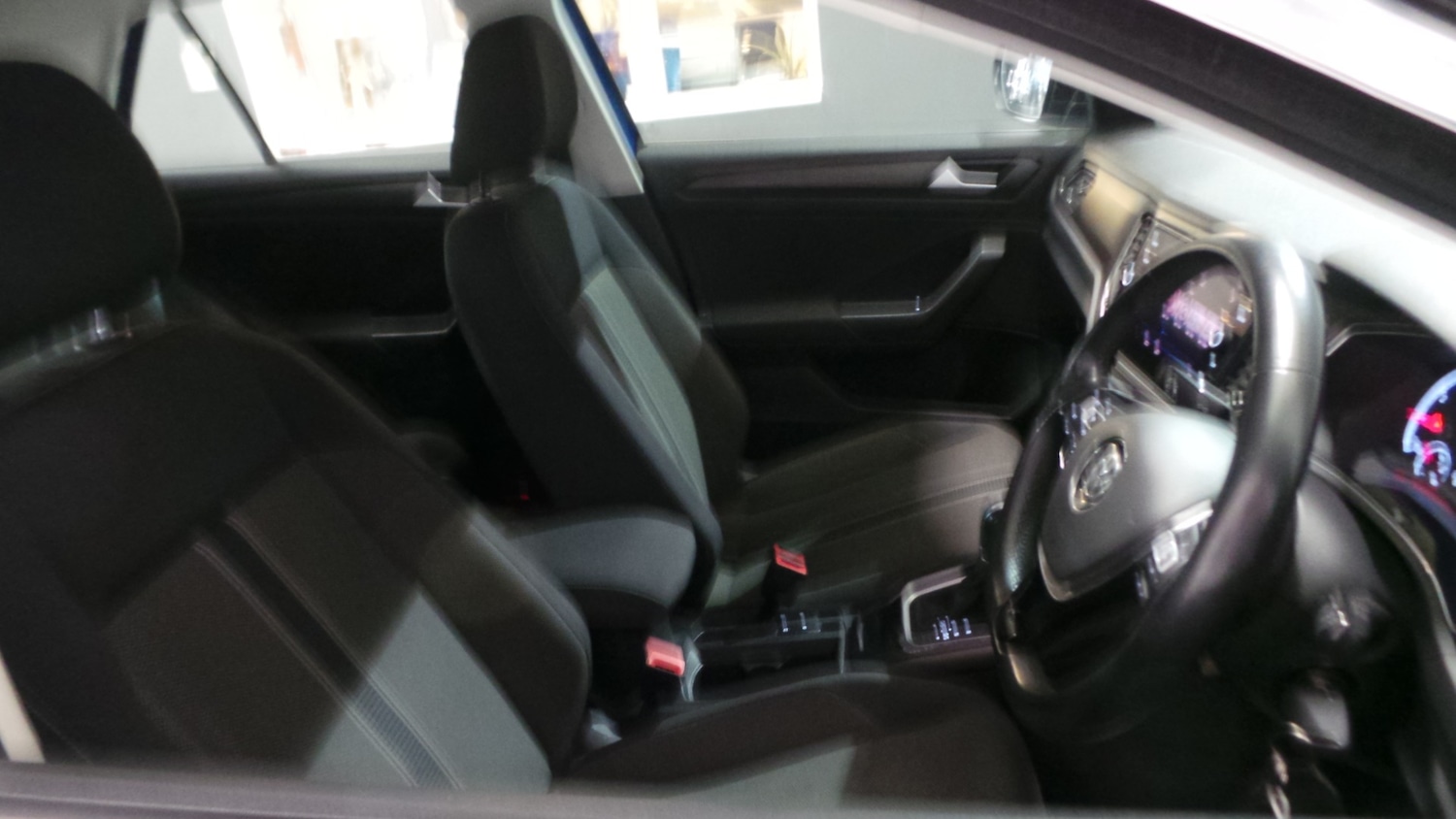 Used Volkswagen T-Roc 2018 for sale - 77148936: Photo 17