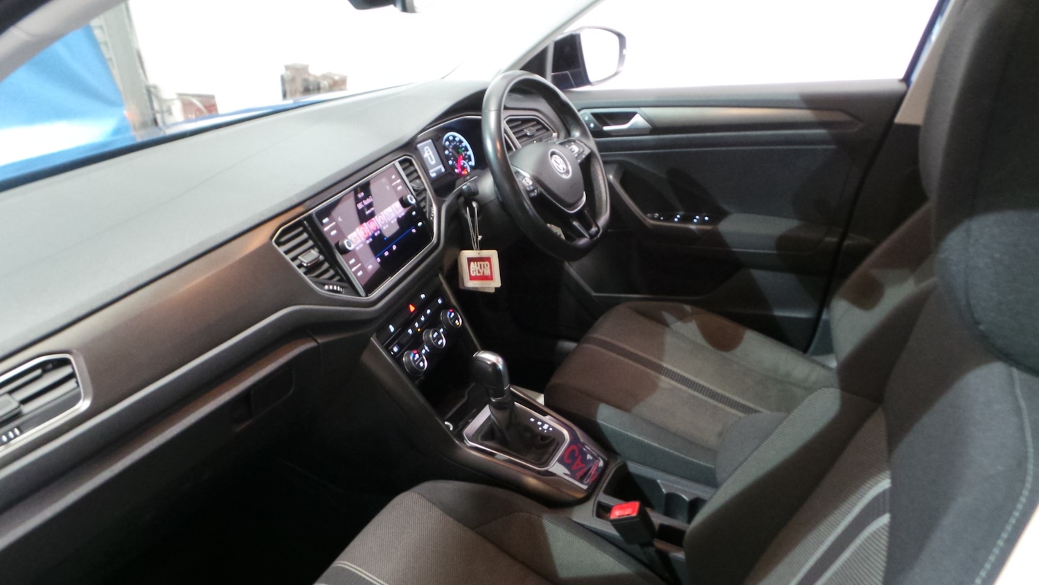 Used Volkswagen T-Roc 2018 for sale - 77148936: Photo 19