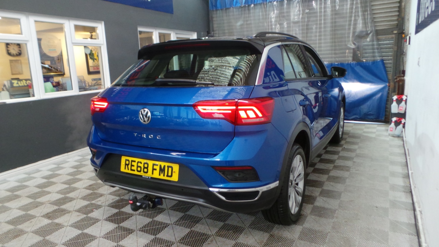 Used Volkswagen T-Roc 2018 for sale - 77148936: Photo 3