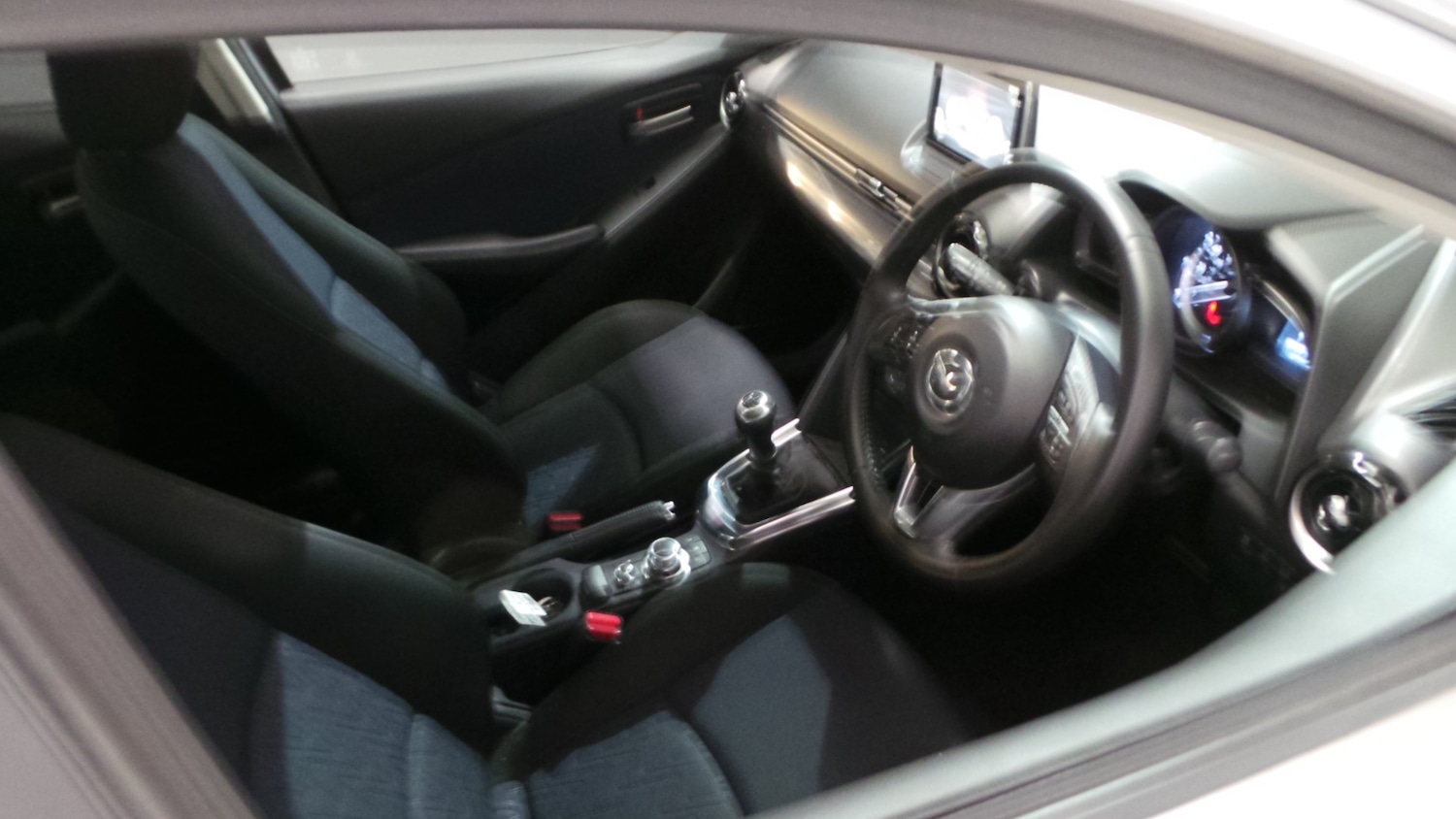 Used Mazda Mazda2 2015 for sale - 76491059: Photo 24