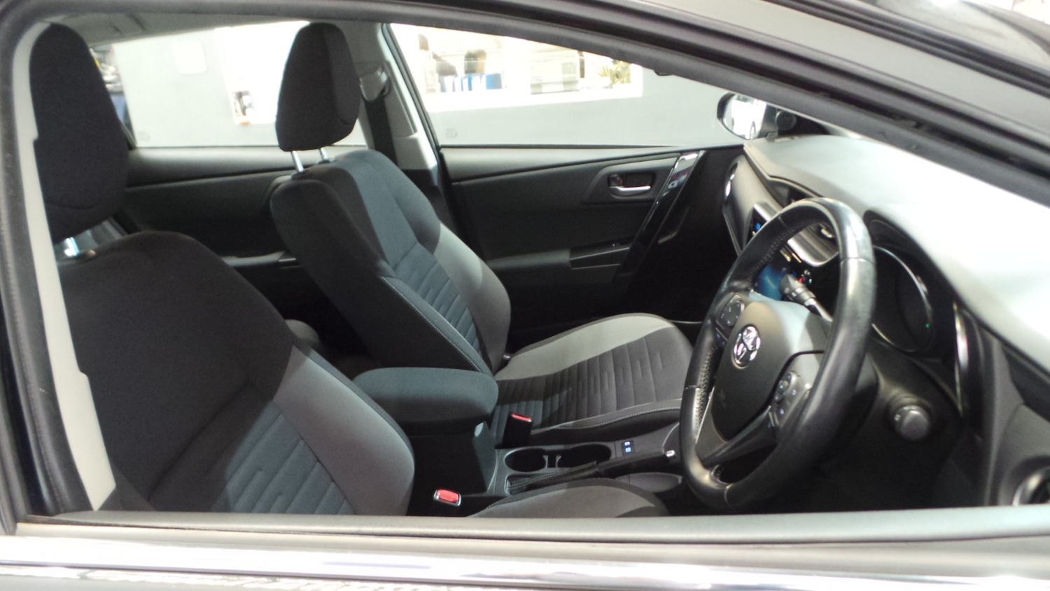 Used Toyota Auris 2018 for sale - 76706648: Photo 32