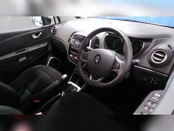 Used Renault Captur 2018 for sale - 75251052: Photo