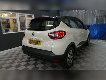 Used Renault Captur 2018 for sale - 75251052: Photo