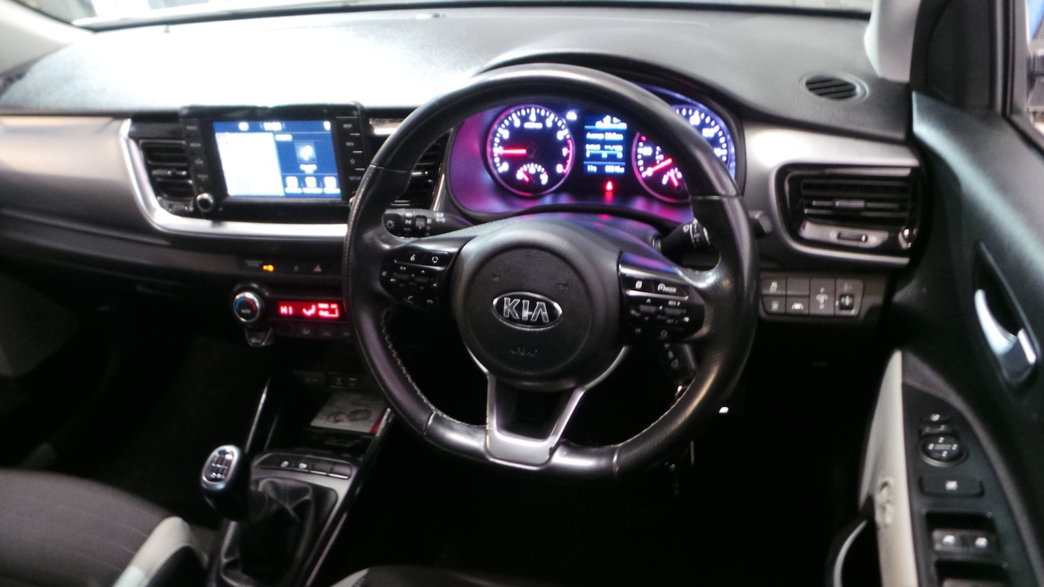 Used Kia Stonic 2019 for sale - 77460847: Photo 17