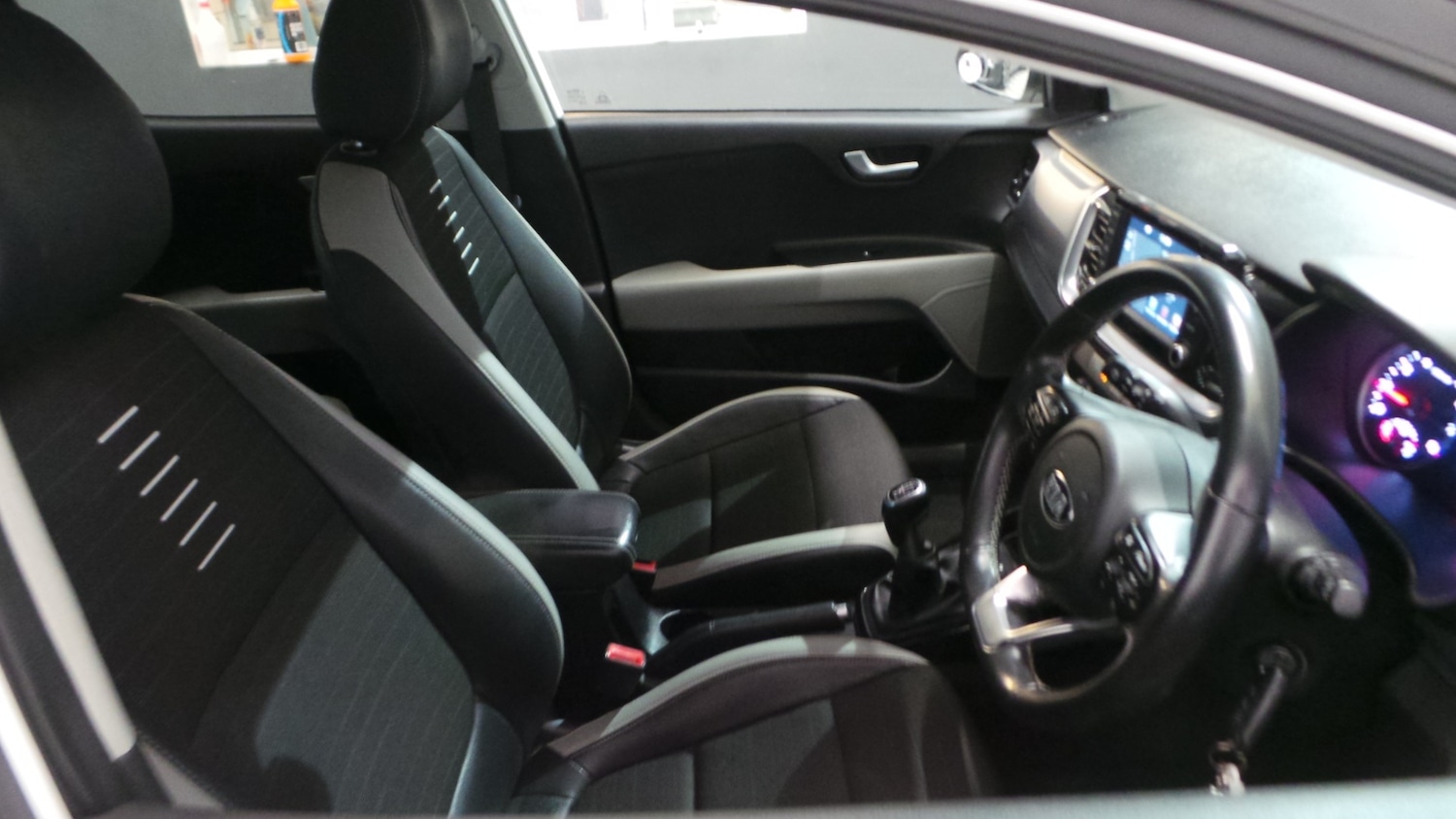 Used Kia Stonic 2019 for sale - 77460847: Photo 18